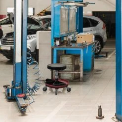 Hjh OFFICE Chaise De Travail / Tabouret D'atelier WORK T Avec Plateau à Outils P... -Magasin Joss & Main chaise de travail tabouret datelier work t avec plateau 11494326 383074 4 1140x1140