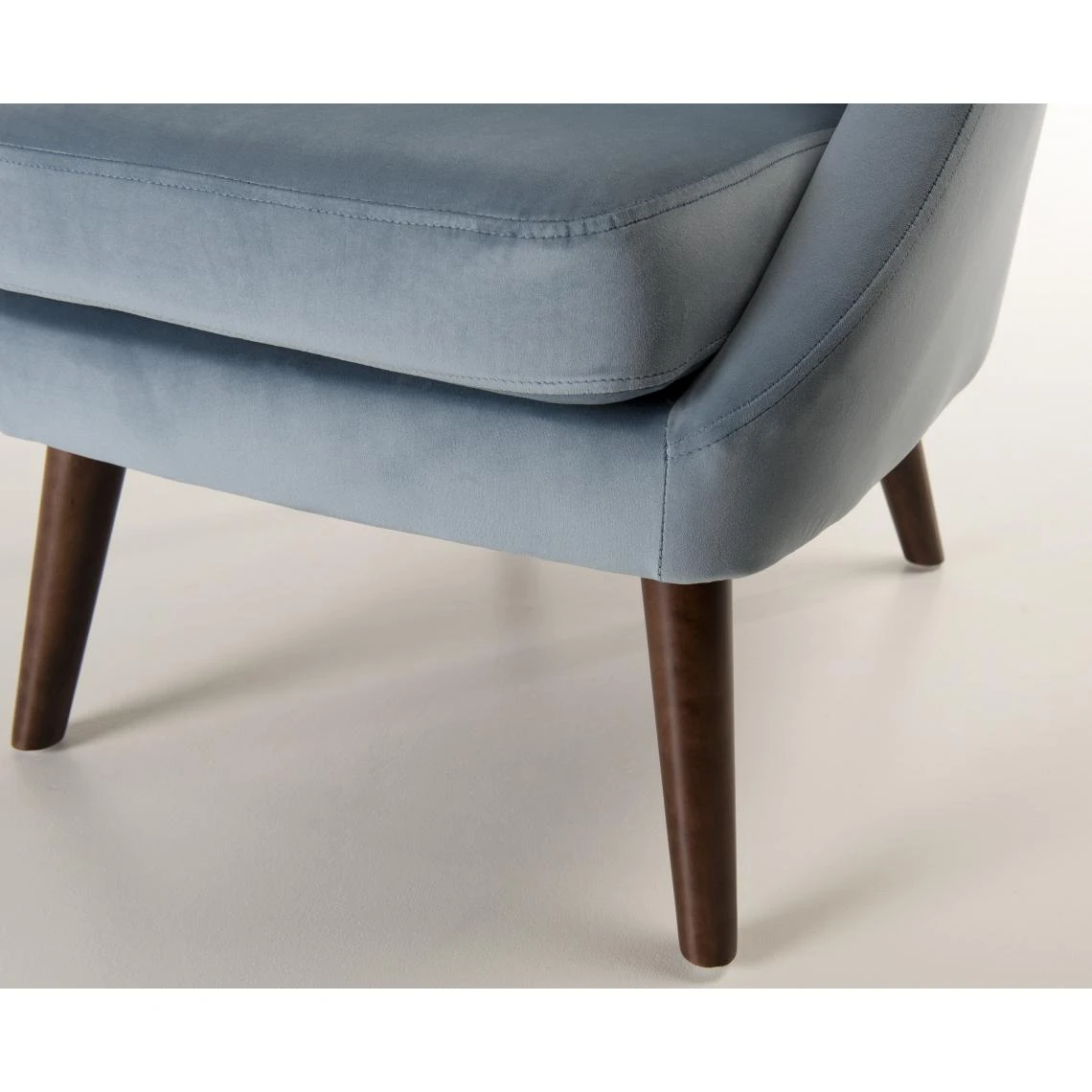 MACABANE Fauteuil Tissu Velours LOIS Bleu Clair Pieds Bois 3 MACABANE Fauteuil Tissu Velours LOIS Bleu Clair Pieds Bois – Image 3