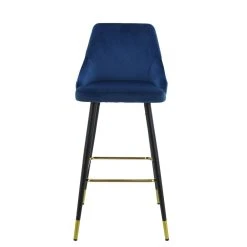 Vivenla Lot De 2 Tabourets De Bar Design Capitonné à L'arrière Revêtement ... -Magasin Joss & Main lot de 2 tabourets de bar design capitonne a larriere revetement en velours bleu avec pietement en acier noir et dore collection hunter l 50 x p 50 x h 110 cm 13091584 35559636 1140x1140