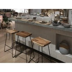 Kaemingk Tabouret De Bar En Bois De Suar - Nos Envies Déco -Magasin Joss & Main tabouret de bar en bois de suar nos envies deco 8187767 20874471 1140x1140